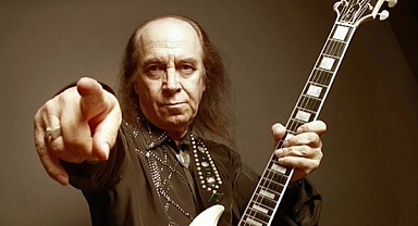 Rock Müziğin Efsane İsmi Hayatını Kaybetti