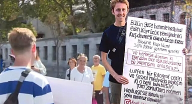 Bu da Amerikalı Mecnun: İlk görüşte Türk kızına aşık oldu, Üsküdar'da pankartla aramaya başladı