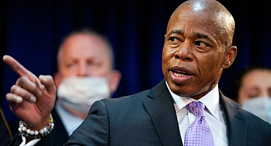 Eric Adams'tan Biden'a uyarı: Göçmen krizi kenti 'yok edecek'