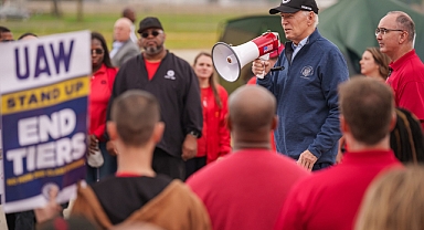 Joe Biden otomotiv işçilerinin grevine katıldı⁣