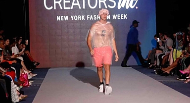 New York Moda Haftası'nda 'çöp poşetli' şaka: Şaşkın bakışlar arasında podyumda yürüdü