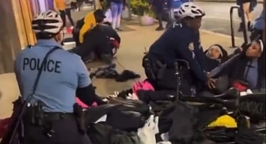 Pennsylvania'da Kalabalık Bir Genç Grup Mağazaları Yağmaladı