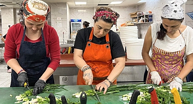 Şef Ebru Baybara Demir depremzedelere dokundu, 'Gönül Mutfağı' takdir topladı: Elimde gastronomi gibi bir araç var