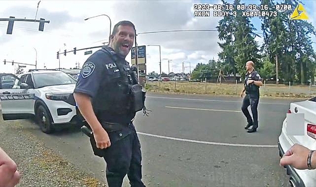 Washington'da bir polis K-9 köpeği gibi havlayarak 4 hırsızı yakaladı