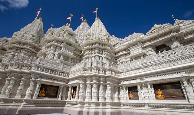 ABD'nin En Büyük Hindu Tapınağı Açıldı