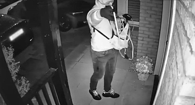 Lüks Aracı Saniyeler İçinde Çaldılar