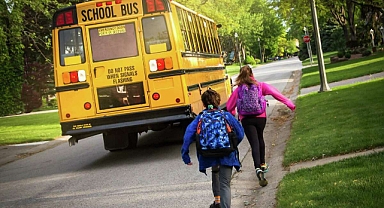 Öğrencilerin Hayatını Tehlikeye Atan Şoför Görevden Alındı