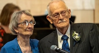 Yaşlılar topluğunda tanıştılar 96 yaşında dünyaevine girdiler