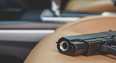 ABD'de akılalmaz olay: 2 yaşındaki çocuk silahla kendisini vurdu