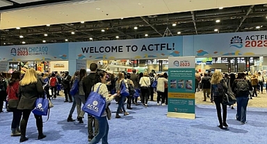 Dünyanın en büyük yabancı dil fuarına Chicago ev sahipliği yaptı