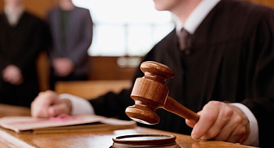 Emekli avukat iki mahkumun ölümüne sebebiyet vermek iddiasıyla tutuklandı