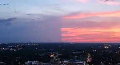 Florida'da gökyüzü 'düz çizgi' halini aldı: Görenleri hayran bıraktı