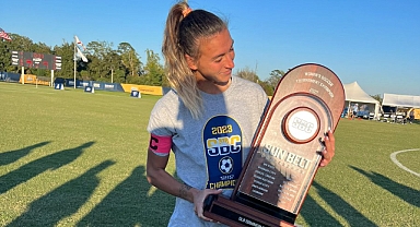 Futbolcu Ece Türkoğlu gururlandırmaya devam ediyor