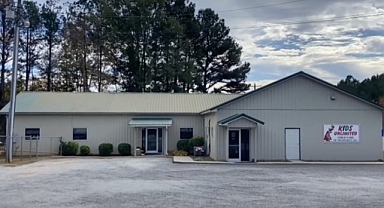 İki kreş çalışanı çocuklara şiddeti öğrettikleri gerekçesiyle tutuklandı.