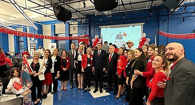 New York Cumhuriyet Okulu'ndan Cumhuriyet Bayramı kutlamaları: Atabarı halayı çekildi