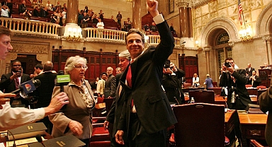 NY eski Valisi Cuomo hakkında cinsel taciz davası: Suçlamaları şiddetle reddetti!