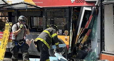 Önce otobüse daha sonra bir binaya çarptı! 1 kişi hayatını kaybetti!