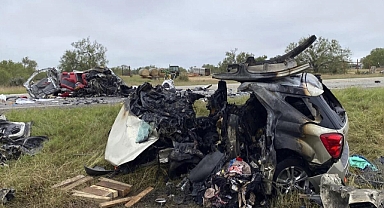Polislerden kaçmaya çalışırken kaza yaptı! 8 kişi hayatını kaybetti!