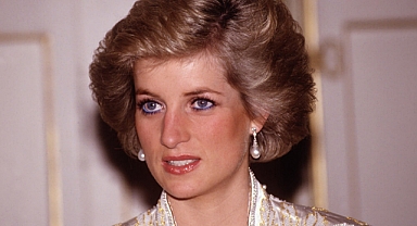 Prenses Diana'nın nişan kıyafeti açık artırmada!