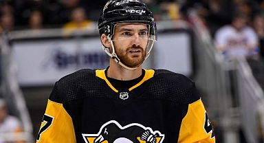 Rakibinin pateni boynuna gelen oyuncu hayatını kaybetti!