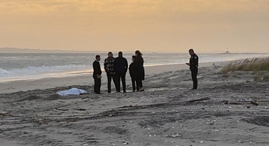 Sahilde bulunan cesedin İrlandalı film yapımcısına ait olduğu düşünülüyor