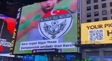 Times Meydanı'nda dev ekranda Kars 36 Spor'a destek