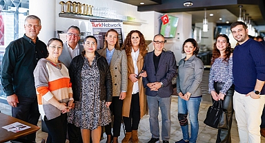 TurkNetwork Dergisi'nin tanıtım etkinliği East West Cafe'de gerçekleşti