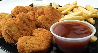 Tyson Food tavuklarını piyasadan toplatıyor: Ürünlerin içinden çıkanlar pes dedirtti!