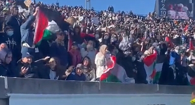 Yale-Harvard maçında Gazze'ye destek gösterisi: Filistin bayrakları açtılar