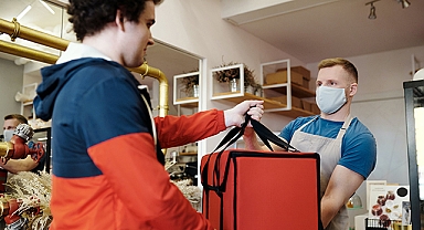 ABD'ye artan göç piyasaları olumsuz etkiliyor: GrubHub ve Doordash çalışanlarından tepki!