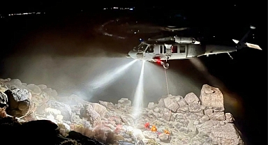 California'da 5 tonluk kayanın altında kalan dağcının akılalmaz kurtarılışı