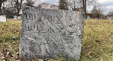 Canada'nın Brantford şehrinde Türk-Osmanlı mezar taşları!