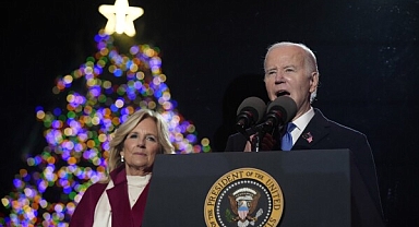 Gelenek gerçekleştirildi: Başkan Noel ağacını ışıklandırdı