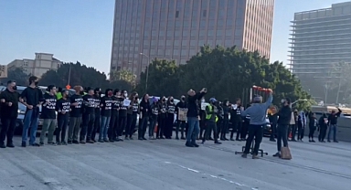 Los Angeles'ta Gazze'ye destek eylemi: 110 Otobanı trafiğe kapatıldı