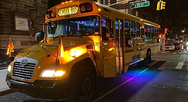 Okul servisinden inen gence çarptı: Sürücü tutuklandı