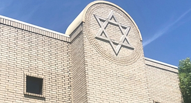 Sinagogu yakan gencin cezası açıklandı