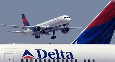 Delta Havayolları'na Ait Boeing uçağının,kalkış esnasında burun tekerleği düştü
