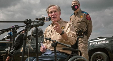 Teksas Valisi Abbott, göçmen işgali altında olduğunu aavunarak Biden yönetimine başkaldırdı