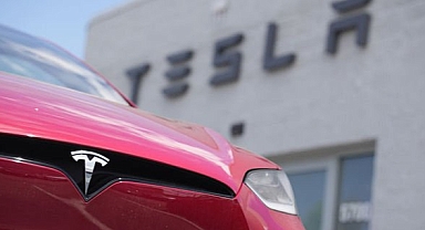 Tesla, yazılım hatası nedeniyle 200 bin aracı geri çağırdı