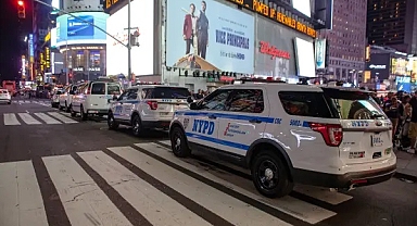 Ardı arkası kesilmiyor: Times Meydanı'nda polise saldırı!