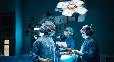 Cerrahlar dünyadan kontrol etti: Uzayda ilk ameliyat!