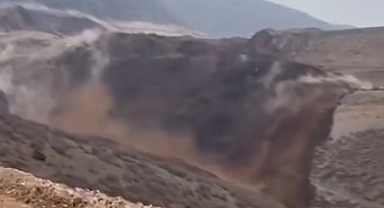 Erzincan'da altın madeninde toprak kayması! İşçiler göçük altında kaldı!