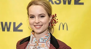 Eski Disney yıldızı Bridgit Mendler, bir uzay şirketinin CEO'su oldu