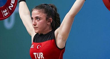 Türk milli halterciler Sofya'da parladı:Bektaş ve Altun, Altın Madalya kazandı