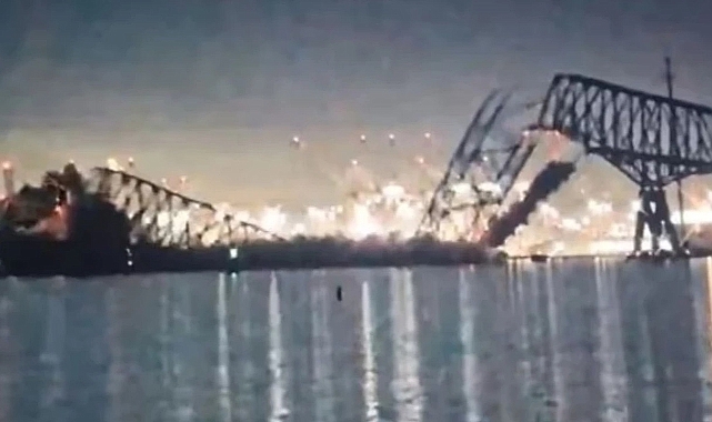 Baltimore'da kargo gemisi köprüye çarptı: Francis Scott Key köprüsü yıkıldı!