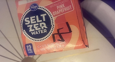 California'da yahudi kadının evine Svastika çizilmesi gerginliğe neden oldu