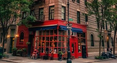 Dizilere ev sahipliği yapan mekanlar: New York'un ikonik sokakları