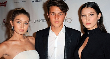 Hadid kardeşlerin en küçüğü Anwar Hadid, kutsal topraklara umreye gitti