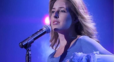 Jennifer Grout sosyal medyayı salladı: ABD'li şarkıcıdan Kuran tilaveti