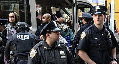 New York Times'a Filistin yanlısı göstericilerin baskını: Gözaltılar var!